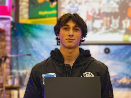 Visita Big Bear y cuida de Trey Lanza, el atleta de alta montaña patrocinado por Big Bear, un skater y atleta de alta montaña.