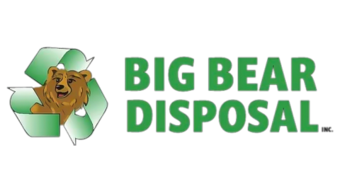 Un logotipo digital para Big Bear Disposal: muestra un oso pardo envuelto en un logotipo verde de reciclaje.