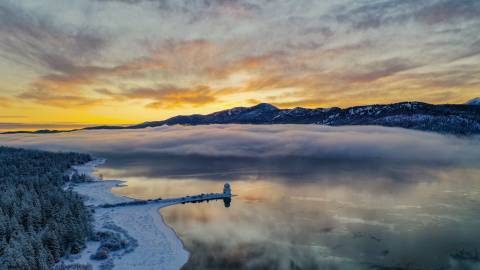 Observatorio de Big Bear Lake en invierno