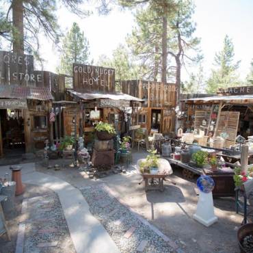 Tienda de antigüedades y de segunda mano en Big Bear Lake, CA