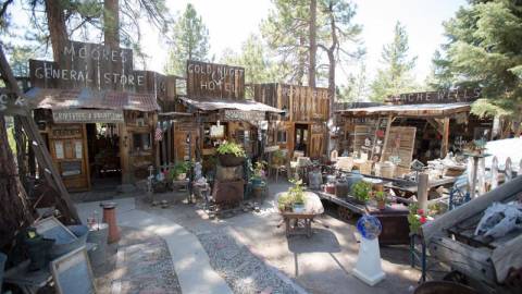 Tienda de antigüedades y de segunda mano en Big Bear Lake, CA