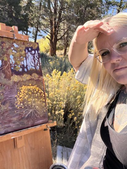Un artista sube a las redes sociales su cuadro durante el concurso Plein Air, su cuadro representa flores silvestres de un amarillo vibrante