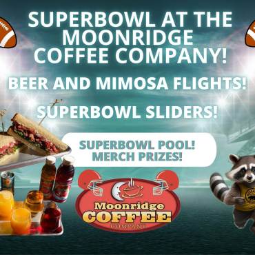 Un folleto digital para el evento de visualización de la Super Bowl en The Moonridge Coffee Company, con cervezas, degustaciones de mimosas y minihamburguesas.
